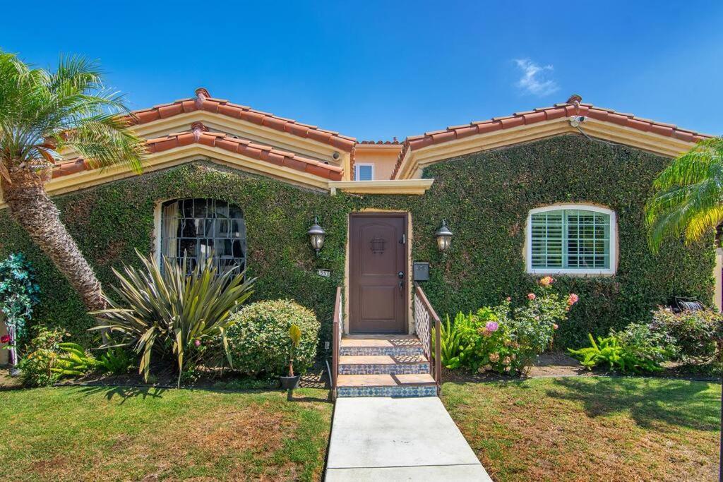 Spacious 6-bedroom La With Fire Pit, Kids' Playground, And Outdoor Dining *