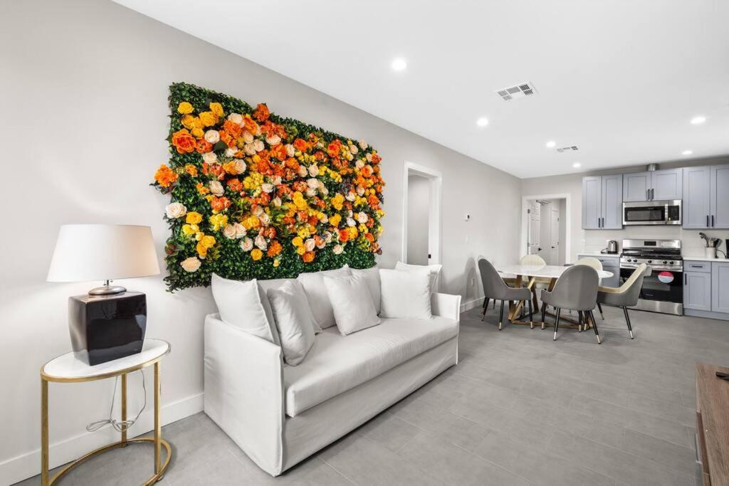 Spacious 6br Retreat In The Heart Of La