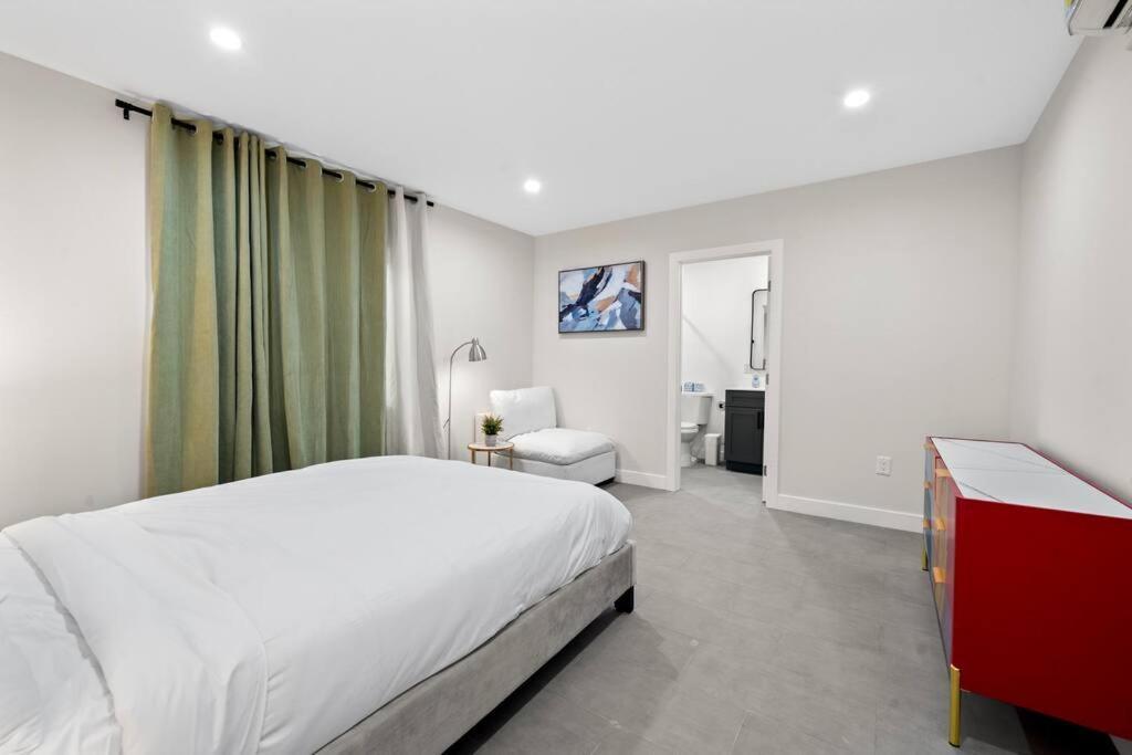 Holiday home Spacious 6br Retreat In The Heart Of La