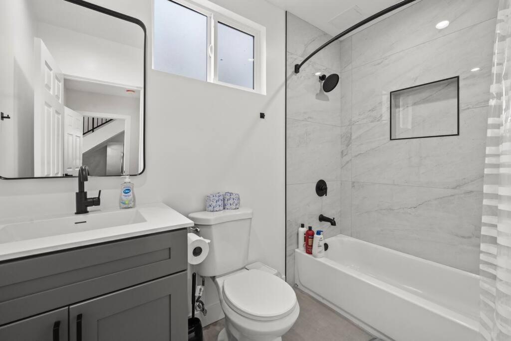 Spacious 6br Retreat In The Heart Of La Holiday home Los Angeles