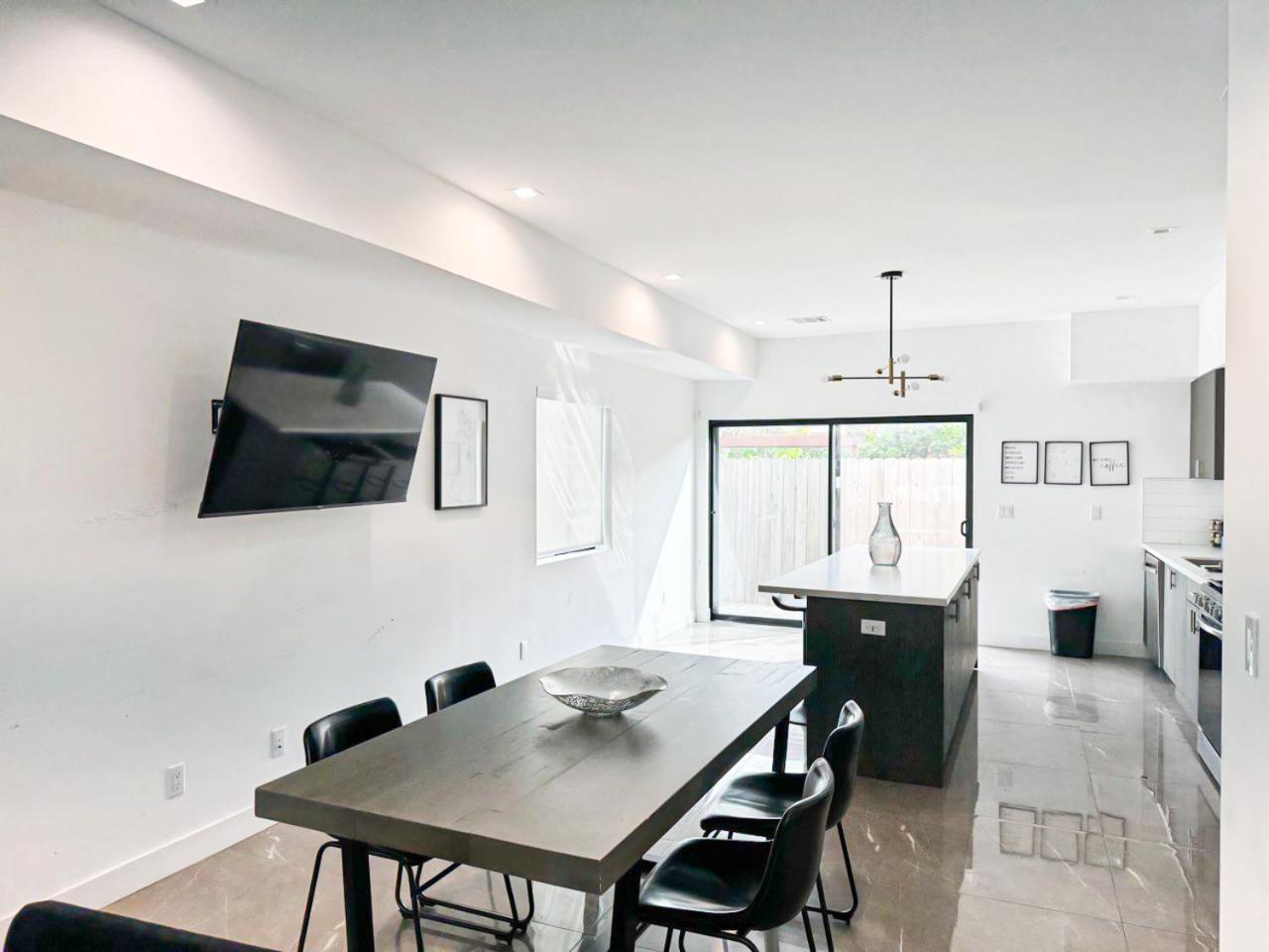 Spacious 4 Bedroom House In K Town - Cl1 - Bev Casa de férias Los Angeles