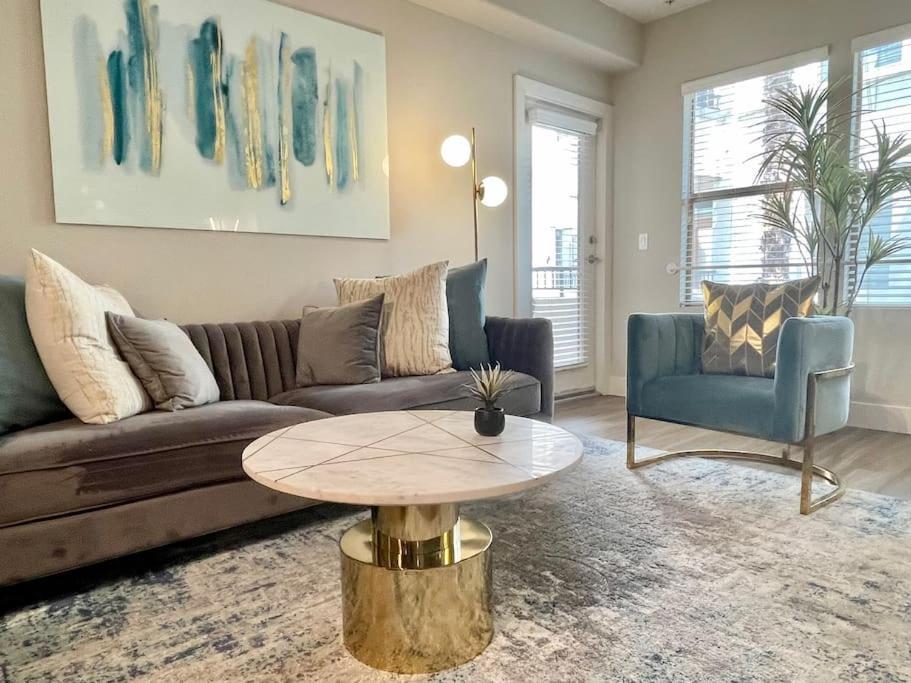 Lux One Bedroom With Garden View Los Angeles