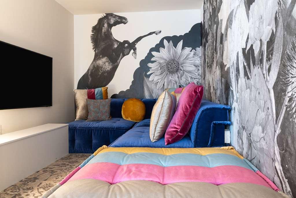 Hotel The Wayfarer Downtown La Tapestry Collection By Hilton