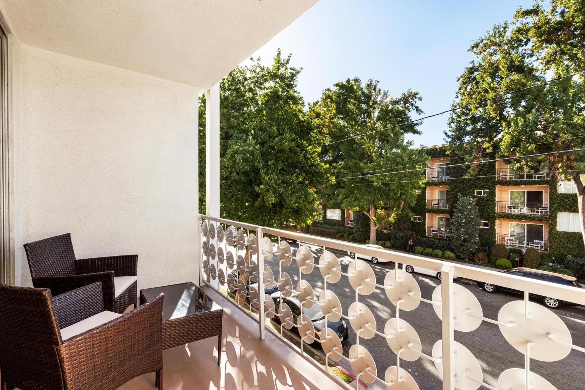 Beachfront Bliss Spacious 2br In Santa Monica Apartment *