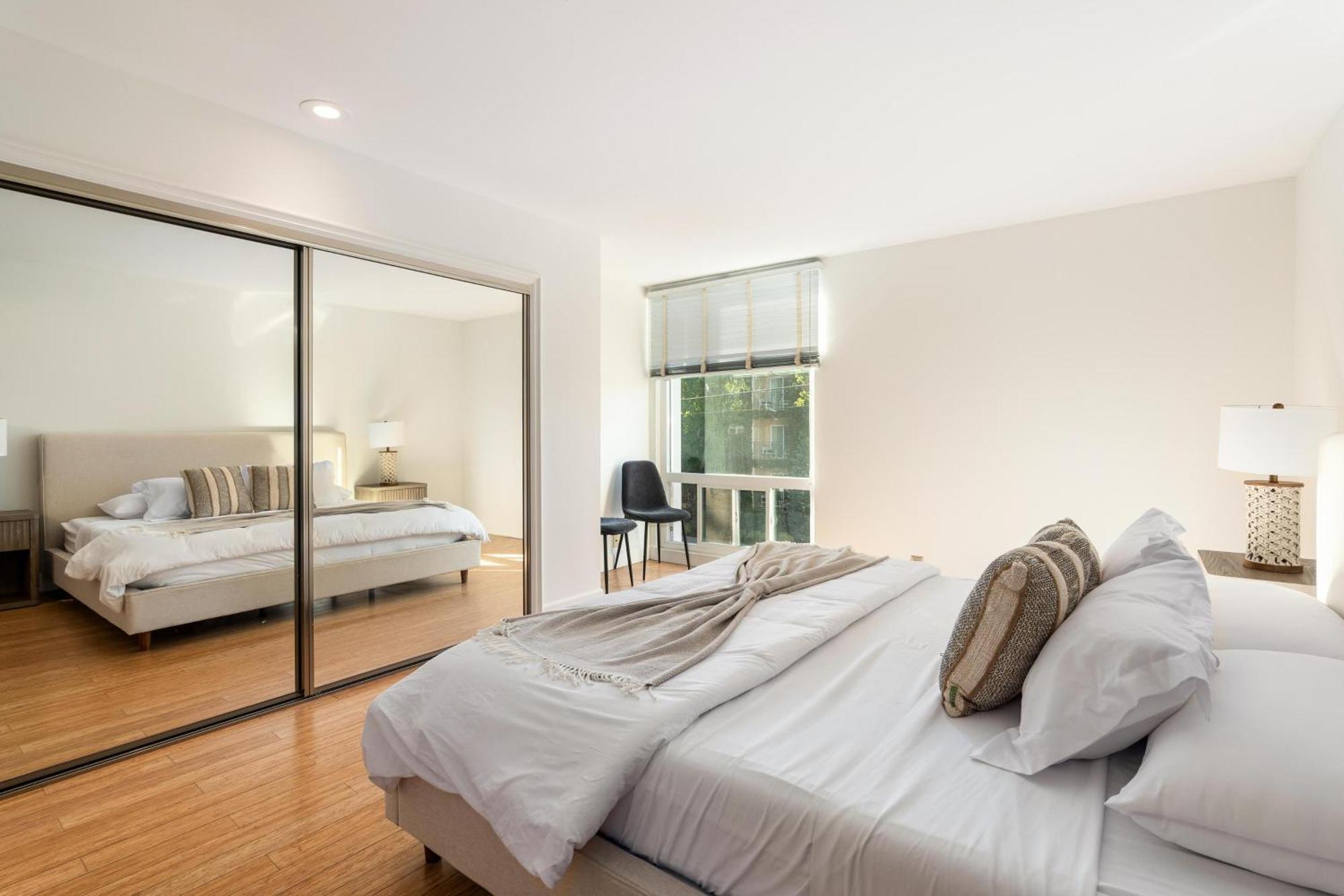 Apartment Beachfront Bliss Spacious 2br In Santa Monica Los Angeles