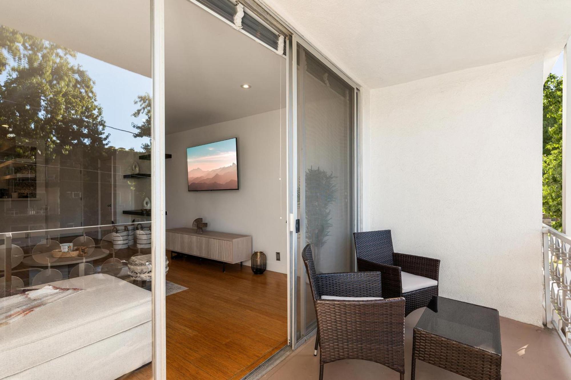 Apartment Beachfront Bliss Spacious 2br In Santa Monica