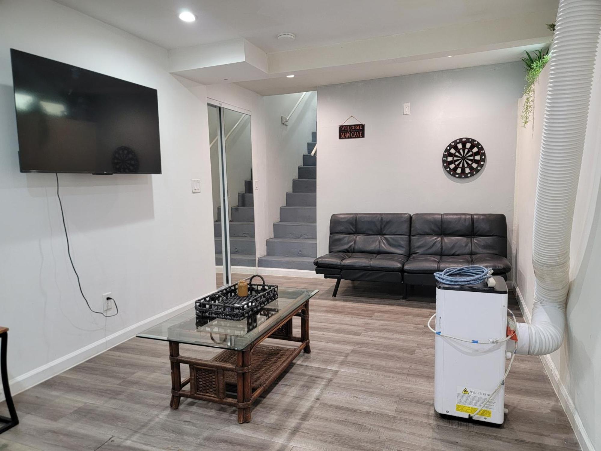 Apartment 5 Minutes To Rodeo Drive! 2 Bedroom Man Cave Beverly Hills Adj
