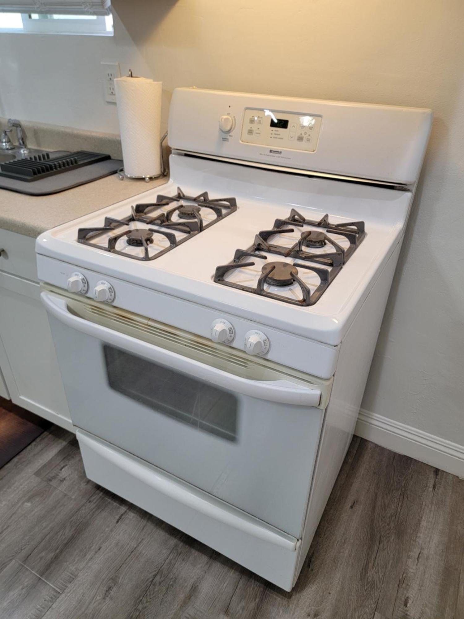 5 Minutes To Rodeo Drive! 2 Bedroom Man Cave Beverly Hills Adj Apartment Los Angeles