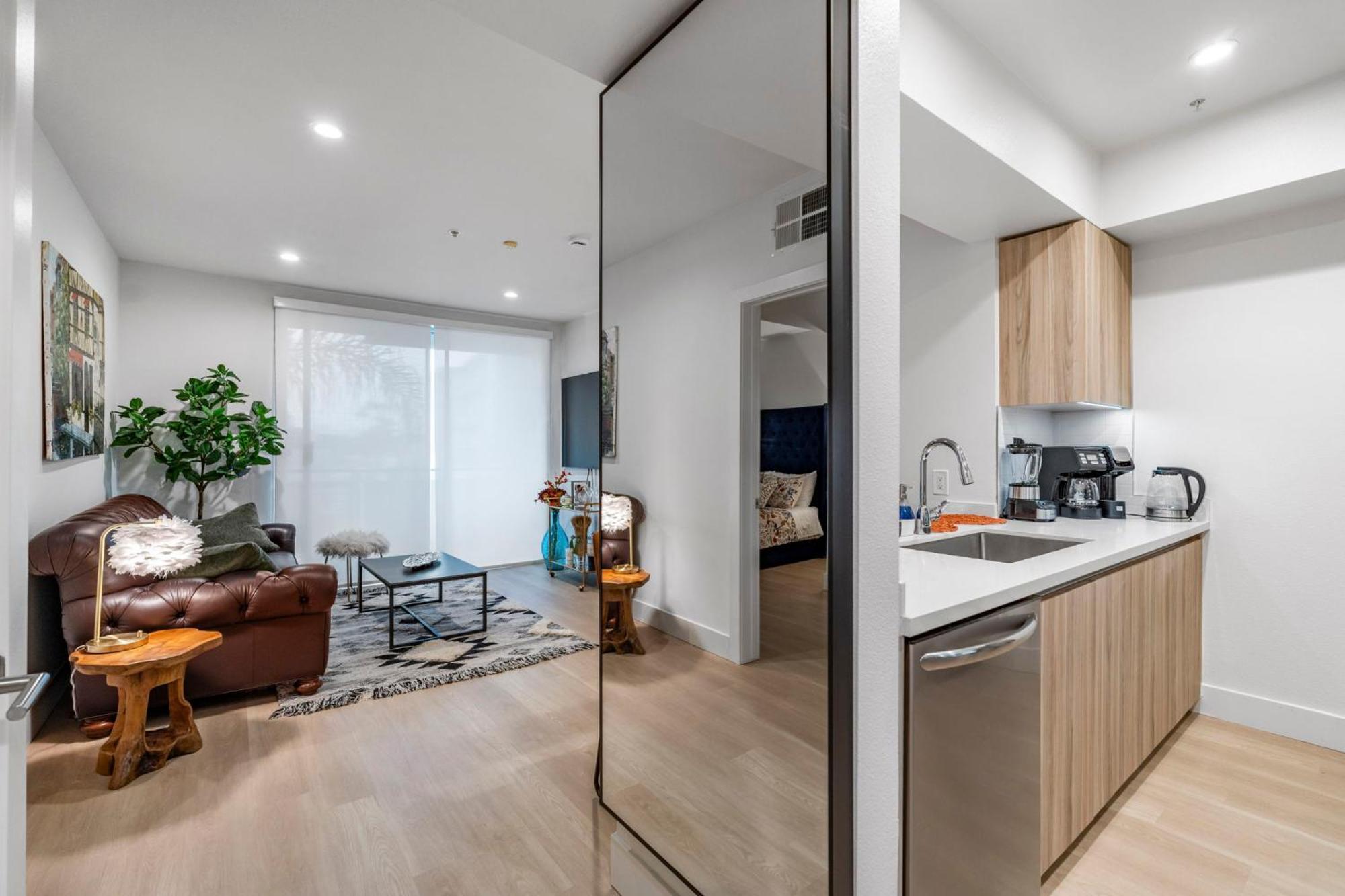 Apartment 15 View Santa Monica Los Angeles