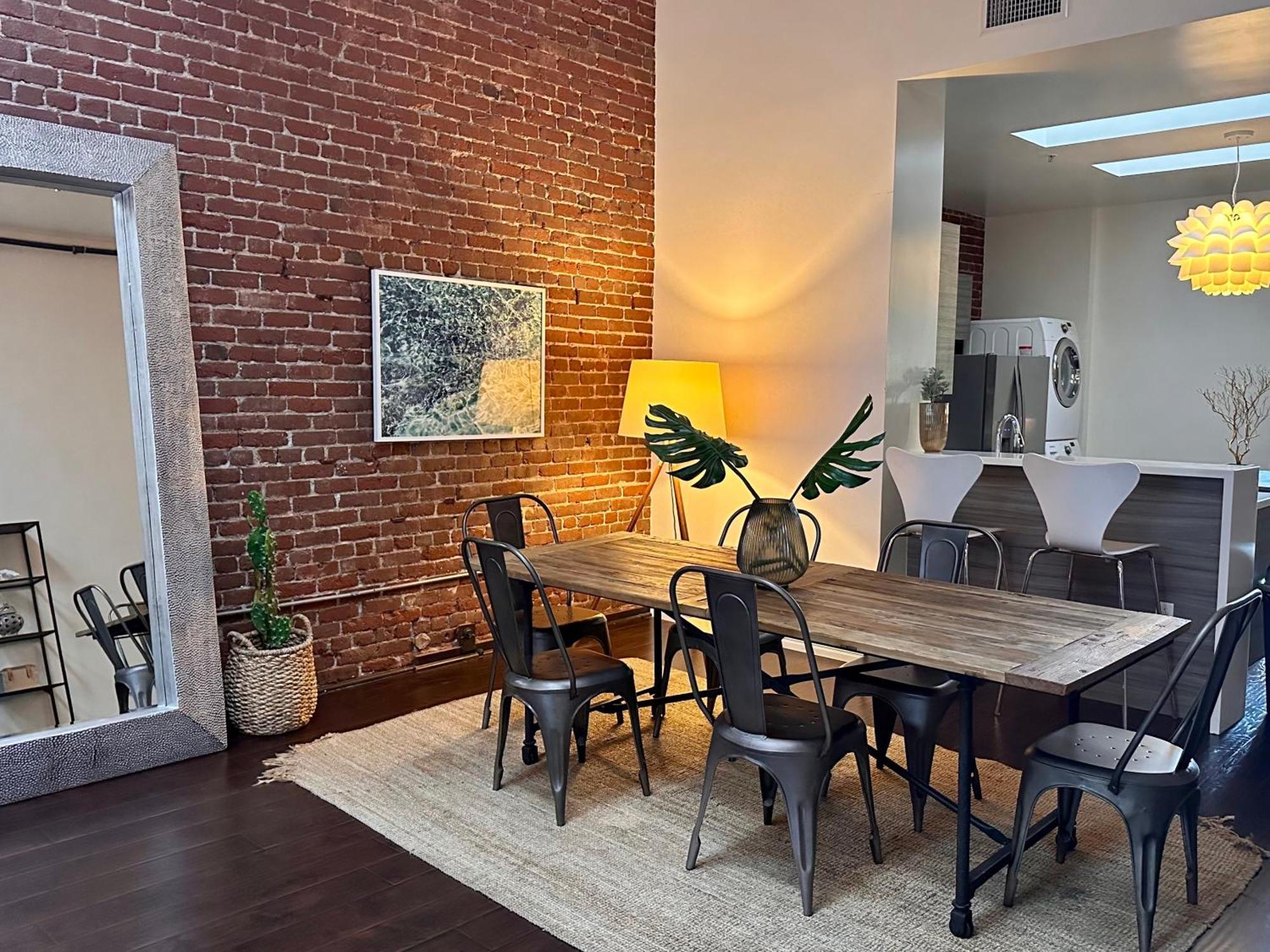 Aparthotel Abode Angeles - Downtown Historic Core *