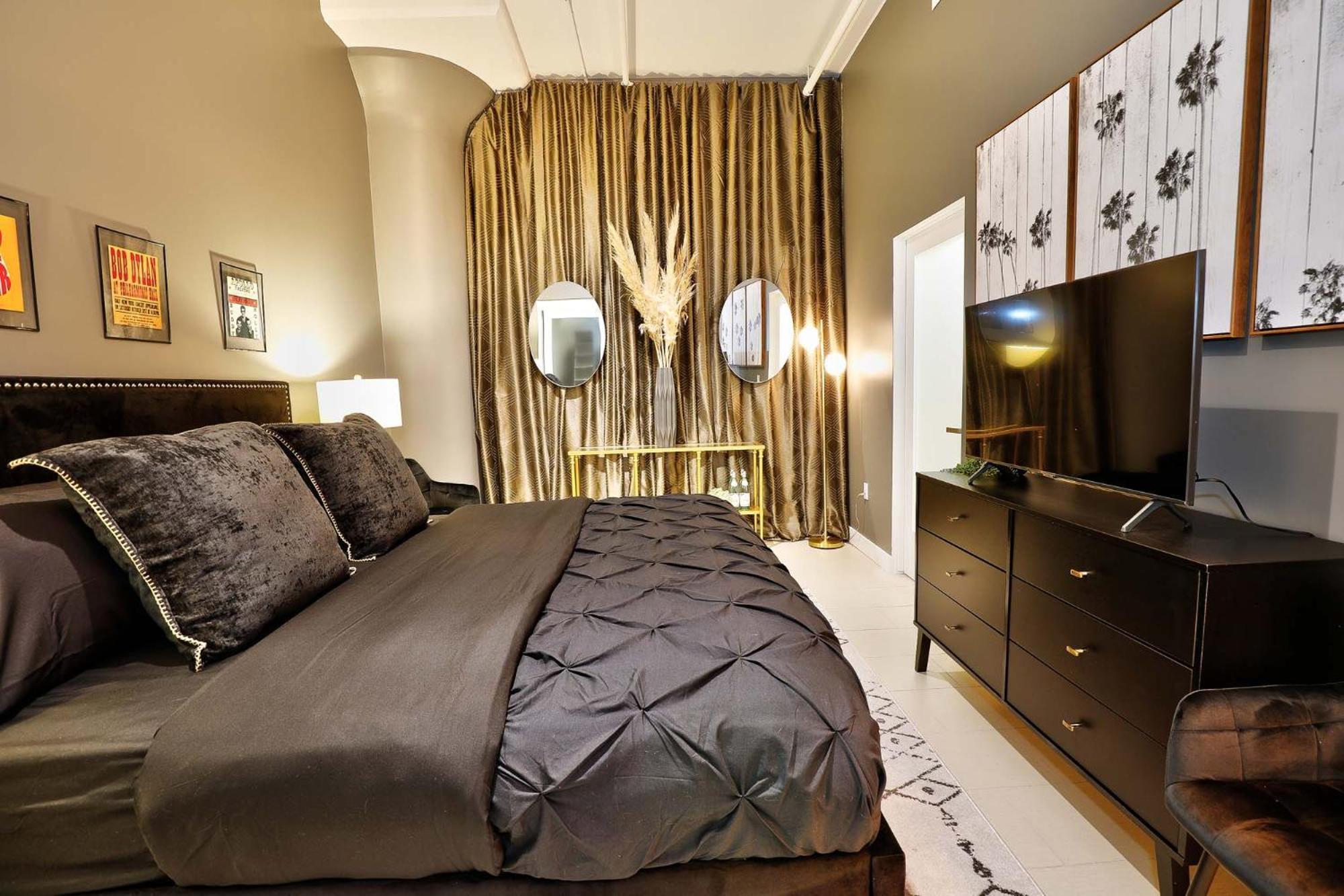 Apartment Downtown La's Requested Property, Sleeps 4 With Free Parking! Los Angeles