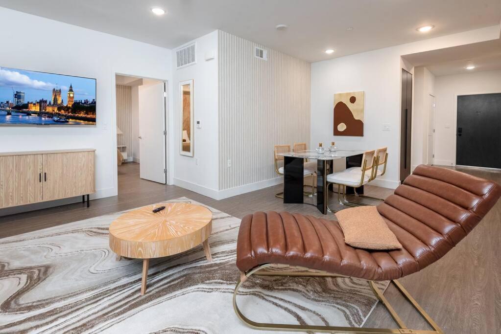 K-town Modern 1 Bedroom With Parking Los Angeles