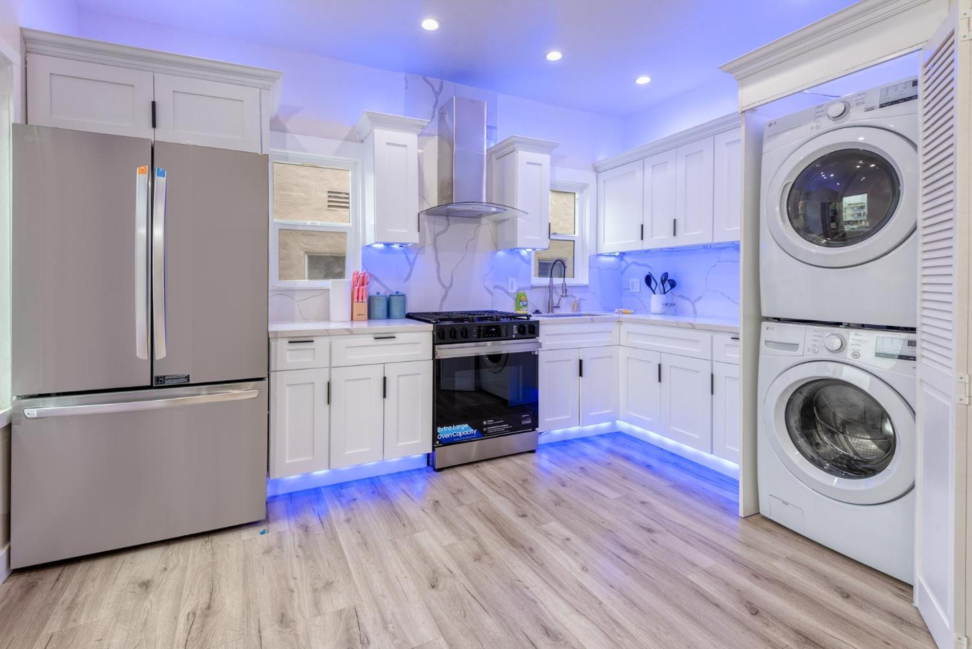 Modern 3br With Jacuzzi, Line Amenities Apartment *
