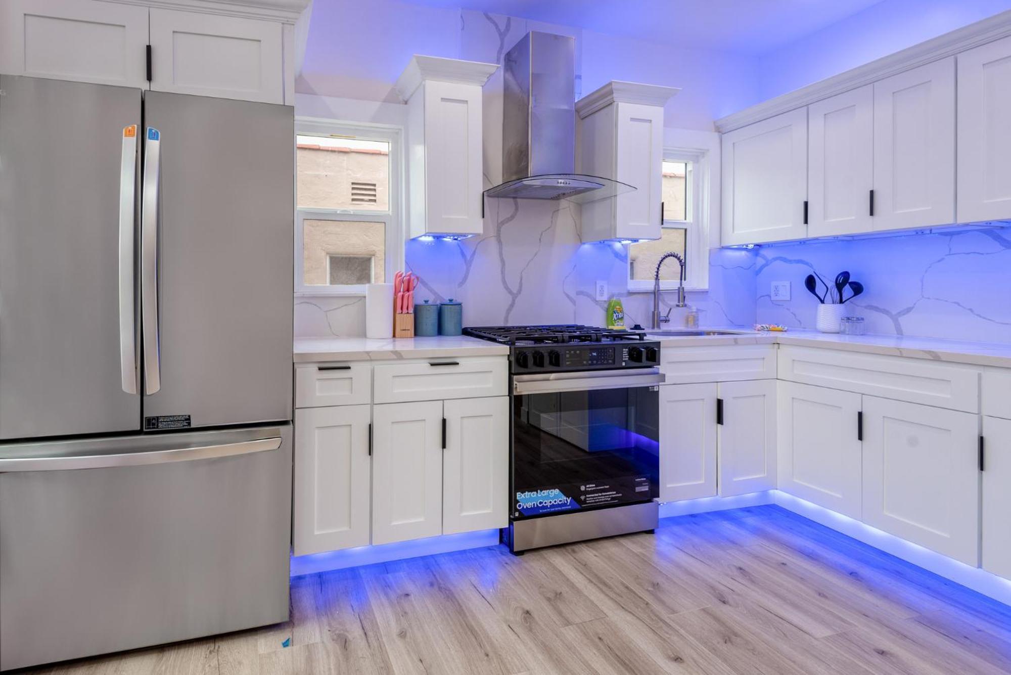 Modern 3br With Jacuzzi, Line Amenities *