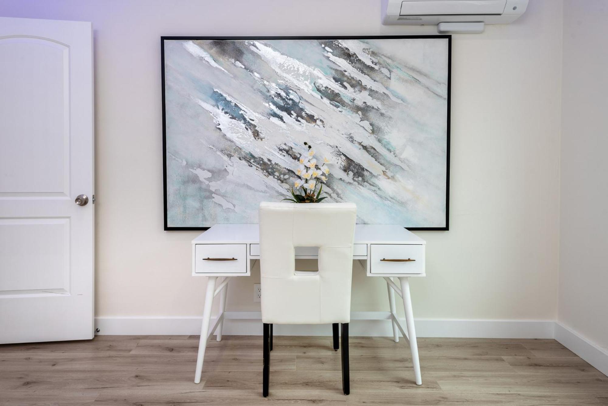Modern 3br With Jacuzzi, Line Amenities Los Angeles