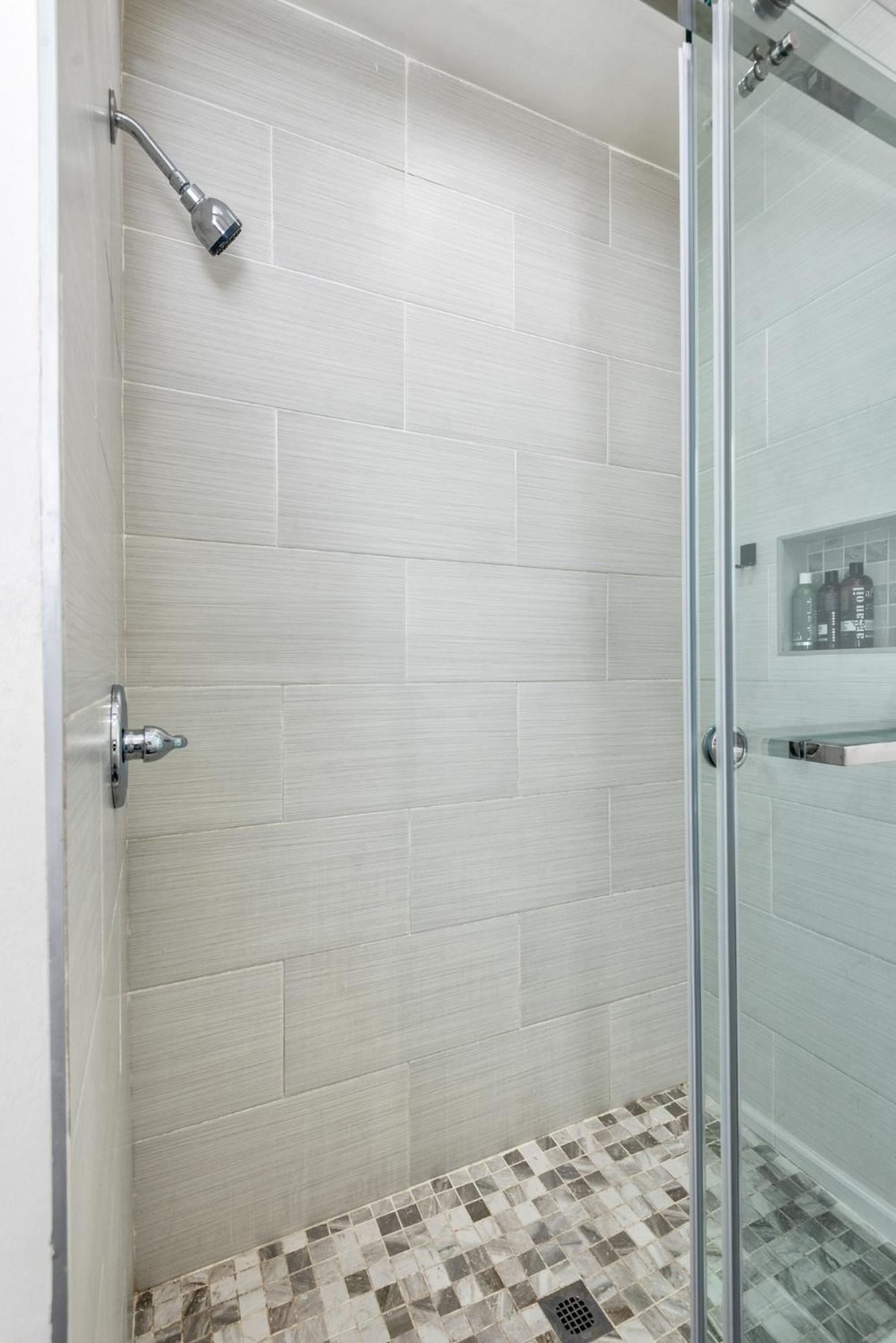 Apartment Modern 3br With Jacuzzi, Line Amenities *