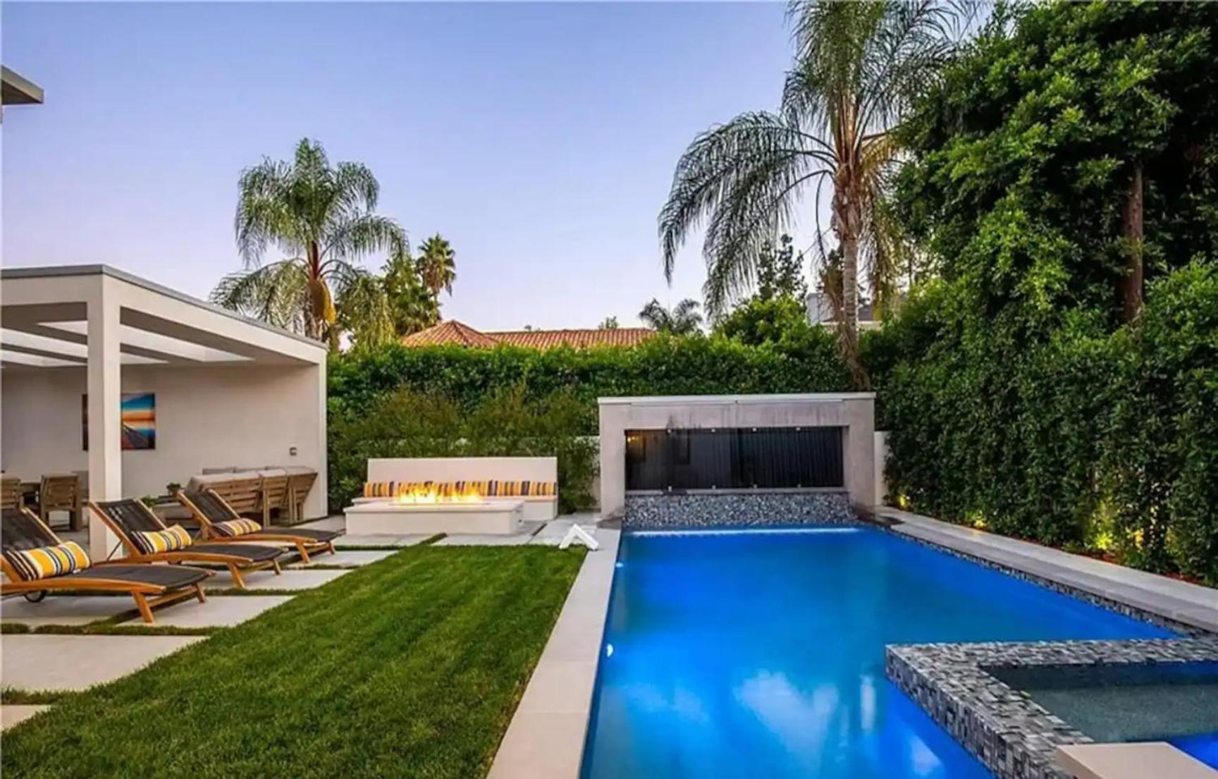 Cumpston Oasis Los Angeles