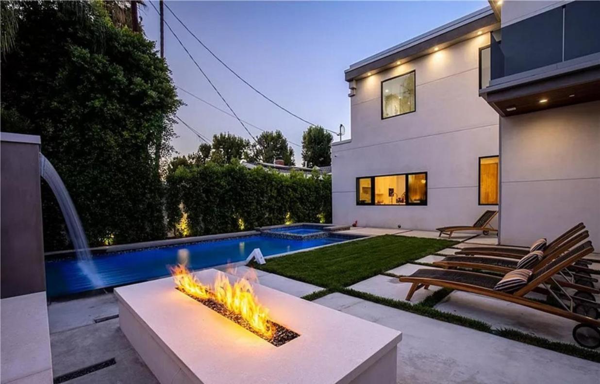 Cumpston Oasis Los Angeles