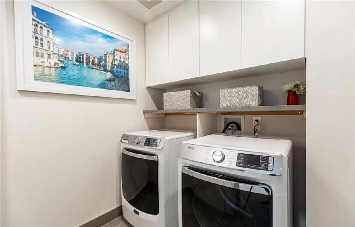 Cumpston Oasis Los Angeles