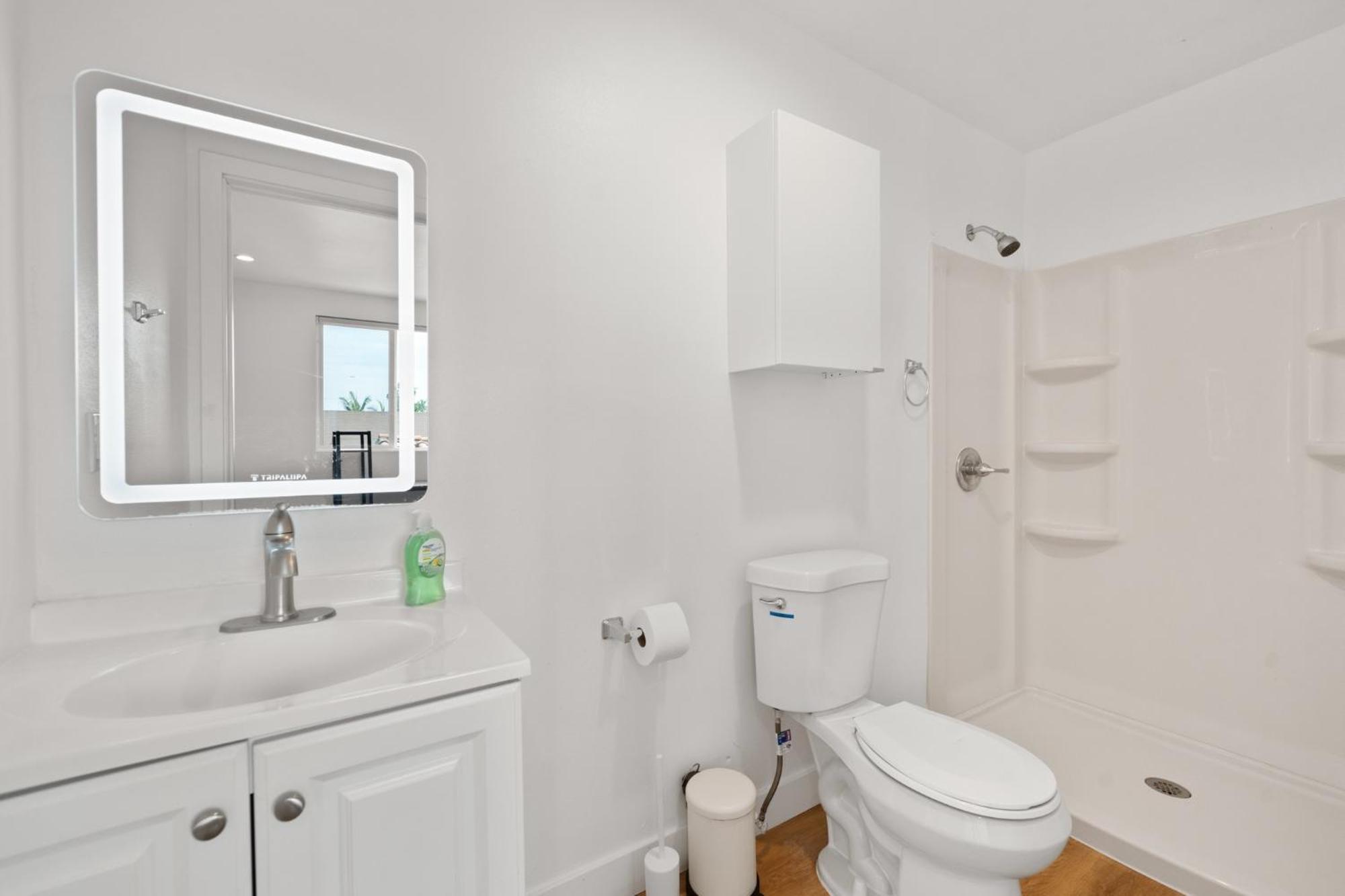 Spacious 1-bd Hideaway Close To Usc With Share Livingroom Los Angeles