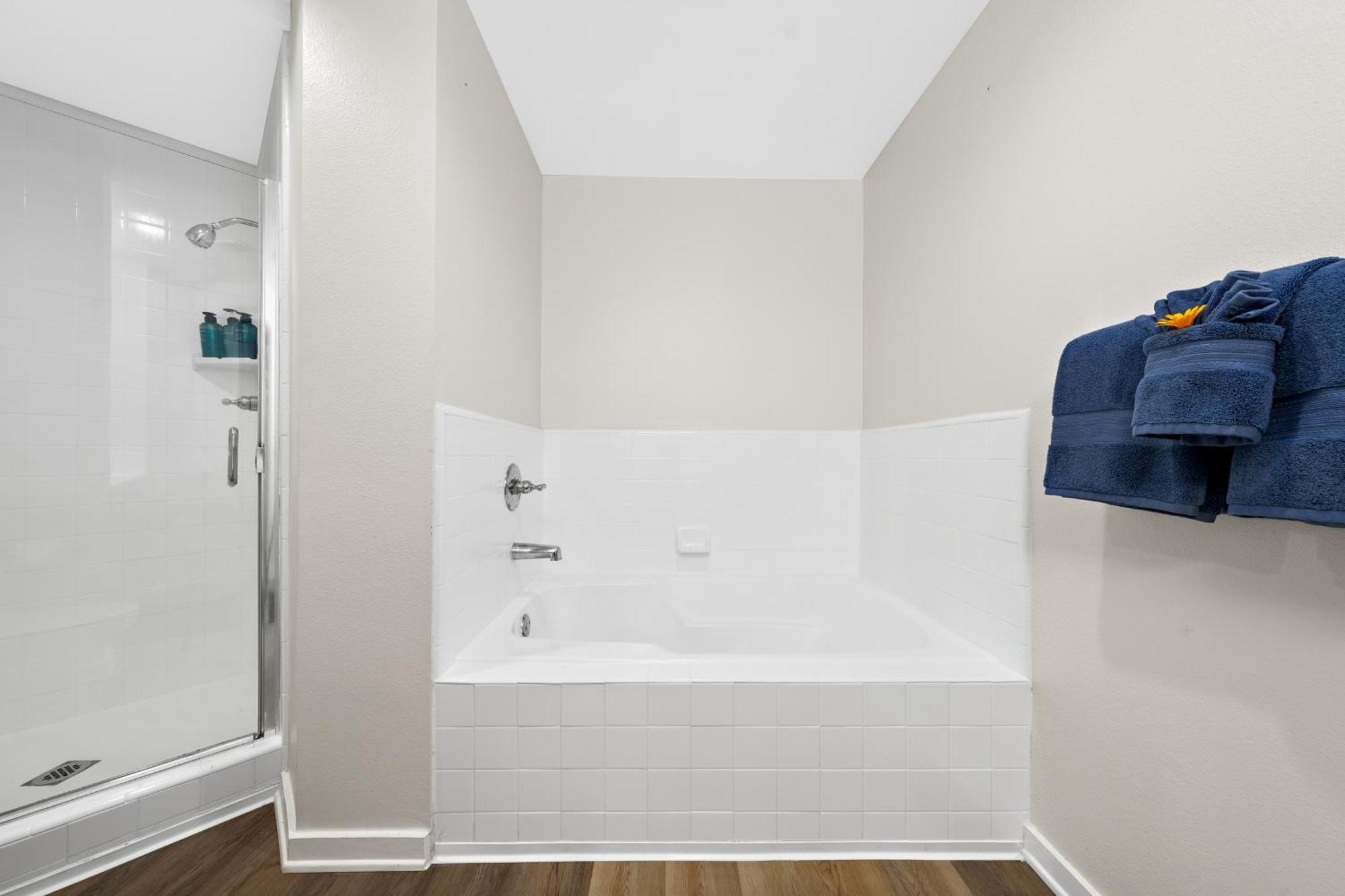 Apartment The Turquoise Lounge - Chic 2br View Pool, Sauna Los Angeles