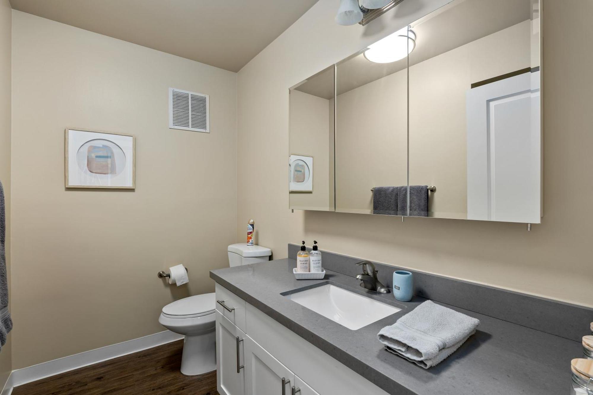 Aquamarine Escape - Spectacular Marina Views 2br Rooftop Pool Apartment Los Angeles