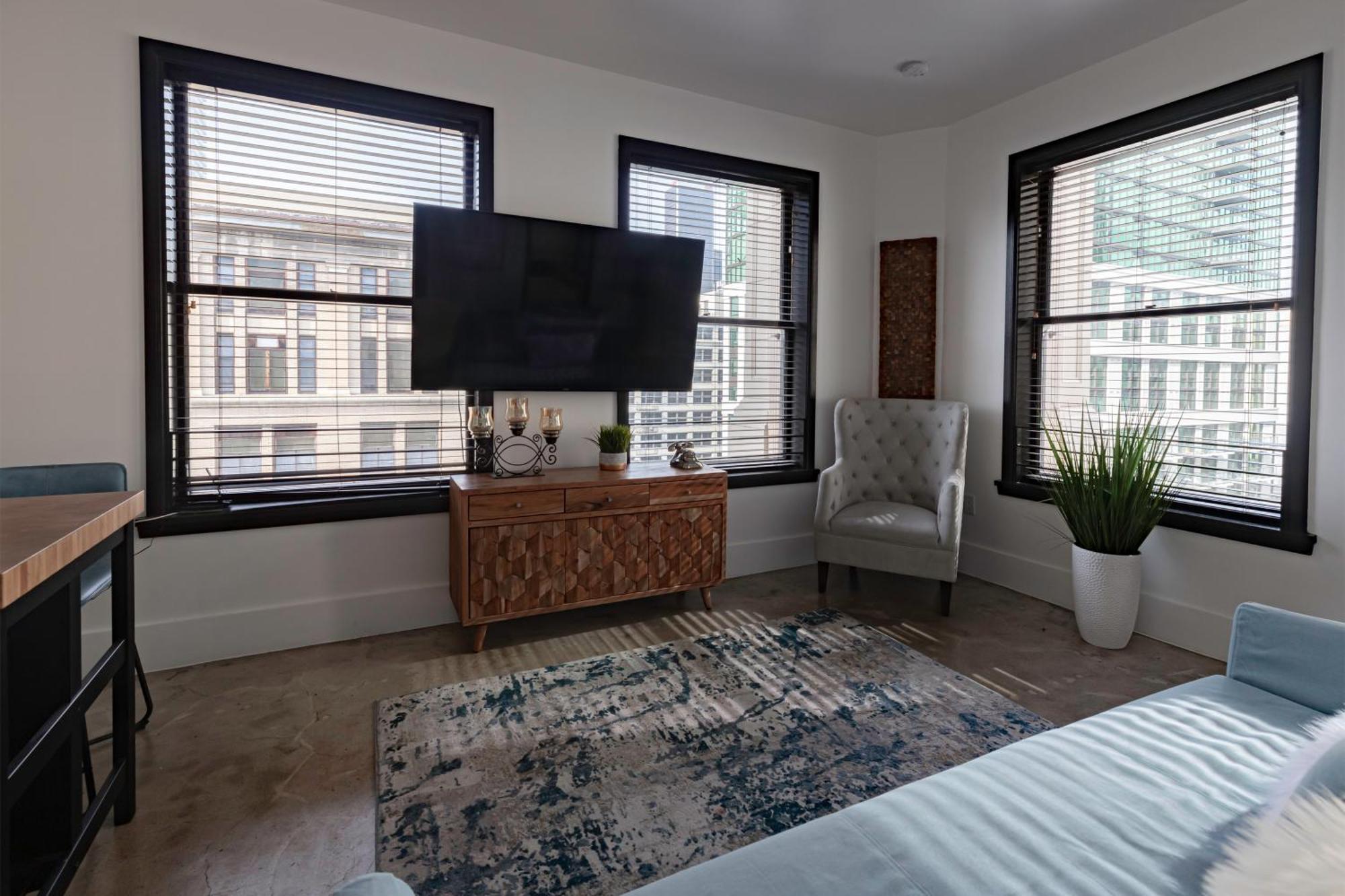 Gorgeous 2-bedroom 2-bathroom *