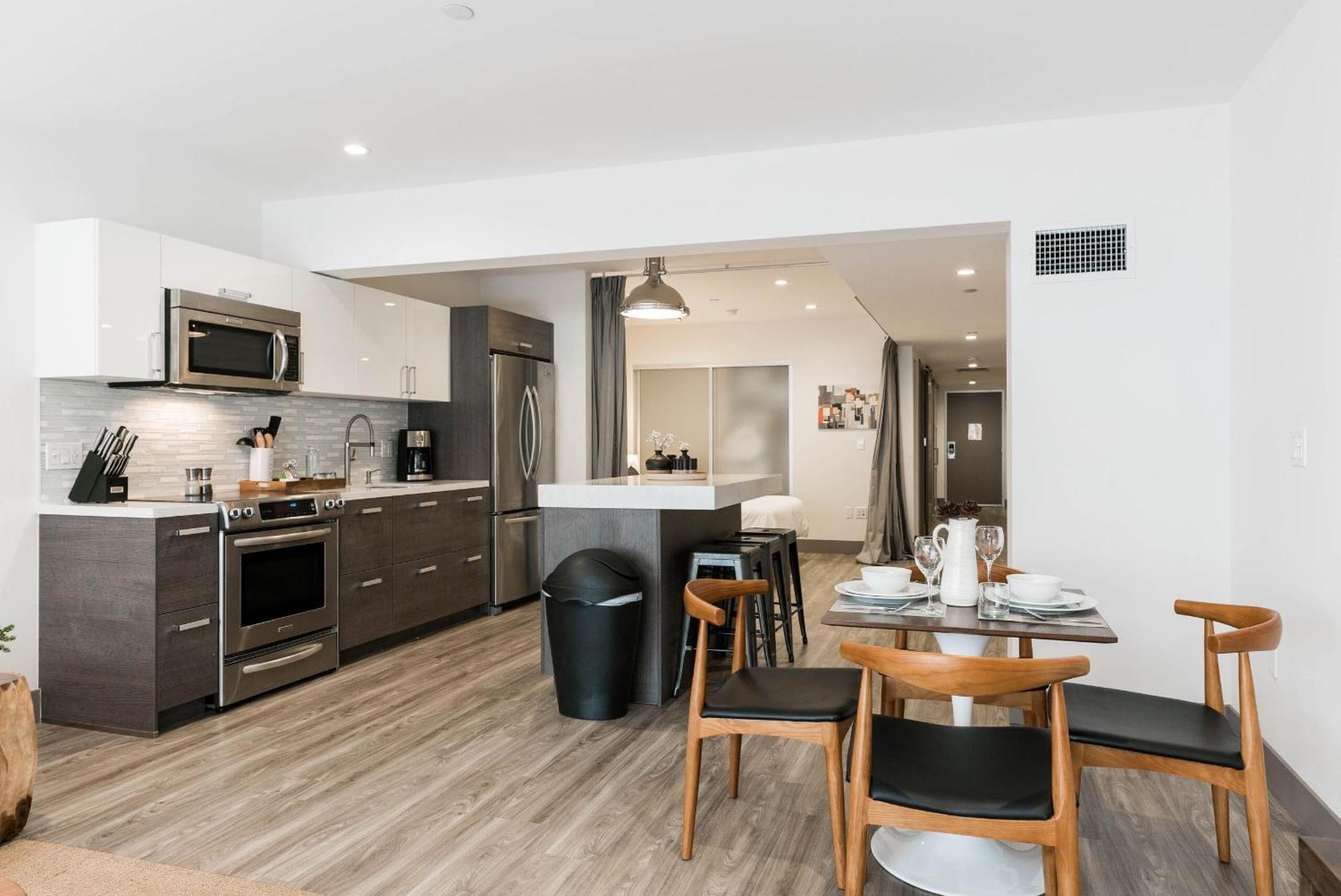 Abode Angeles - Downtown South Park 4*