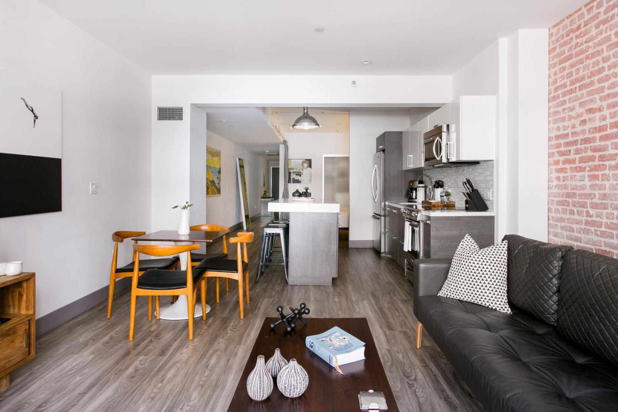 Abode Angeles - Downtown South Park