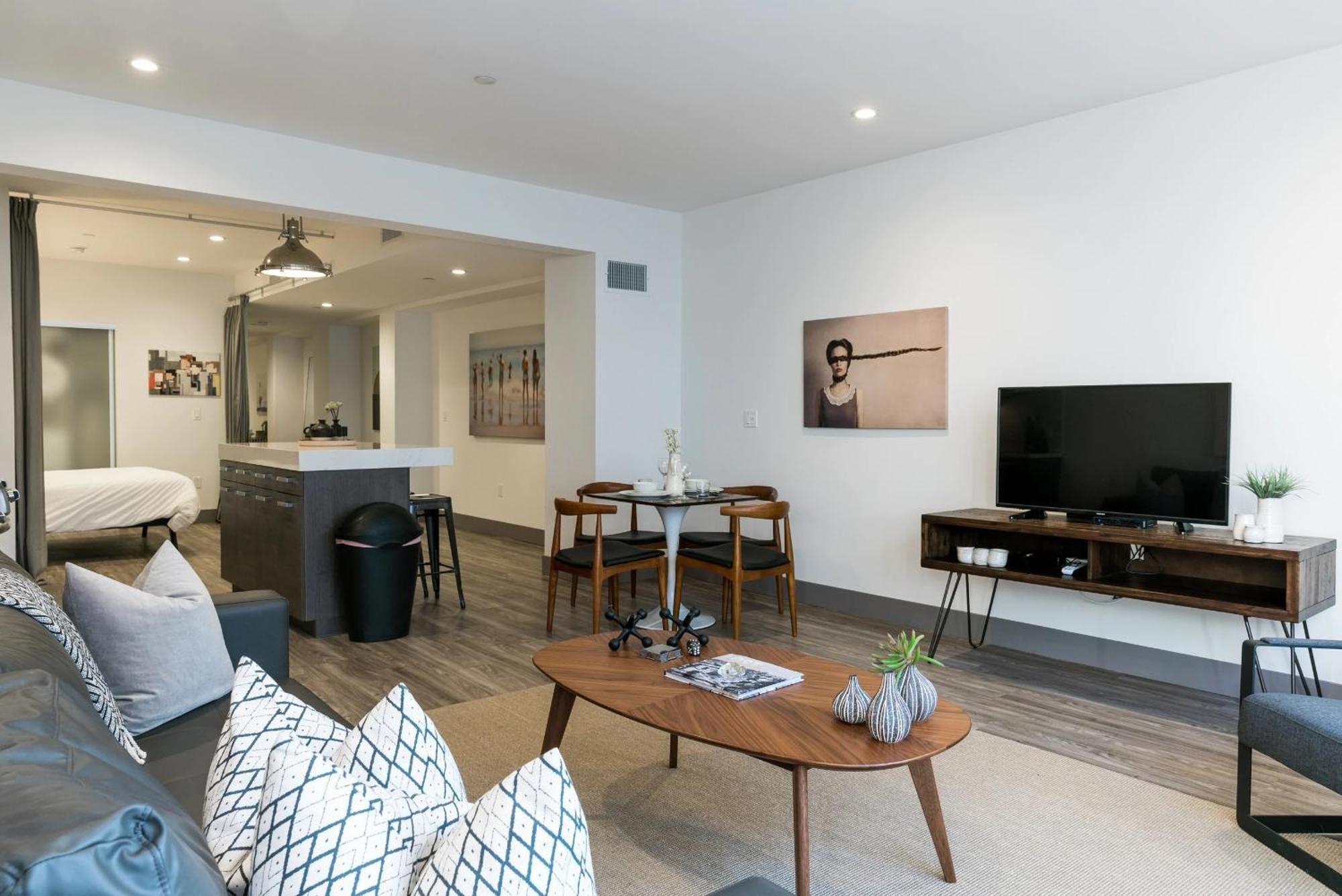 Abode Angeles - Downtown South Park