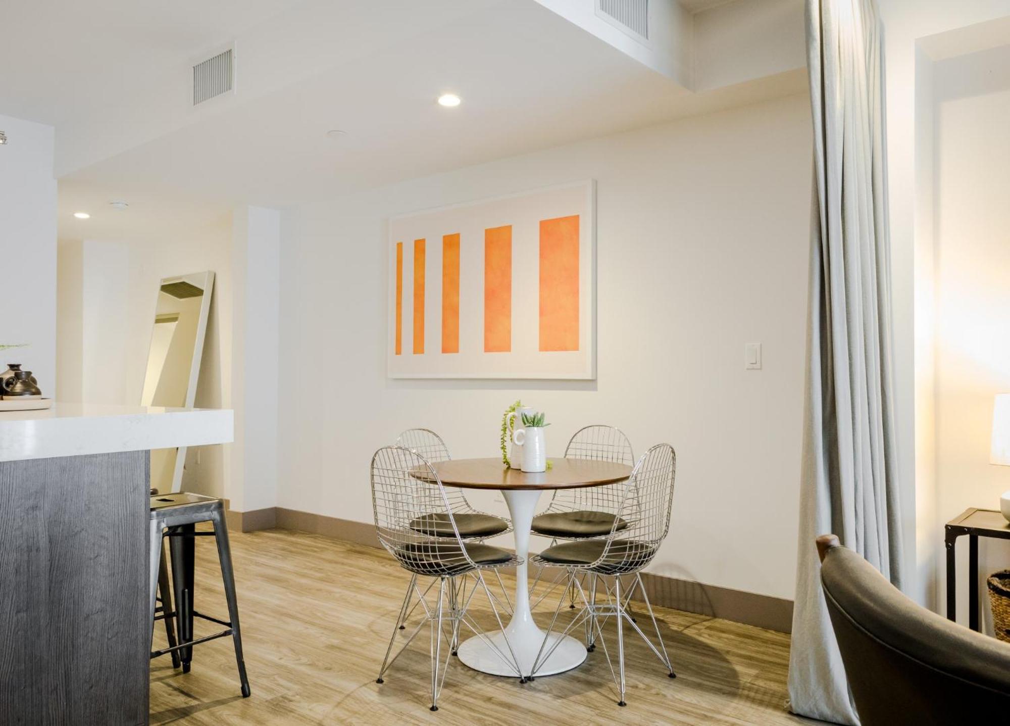 Abode Angeles - Downtown South Park