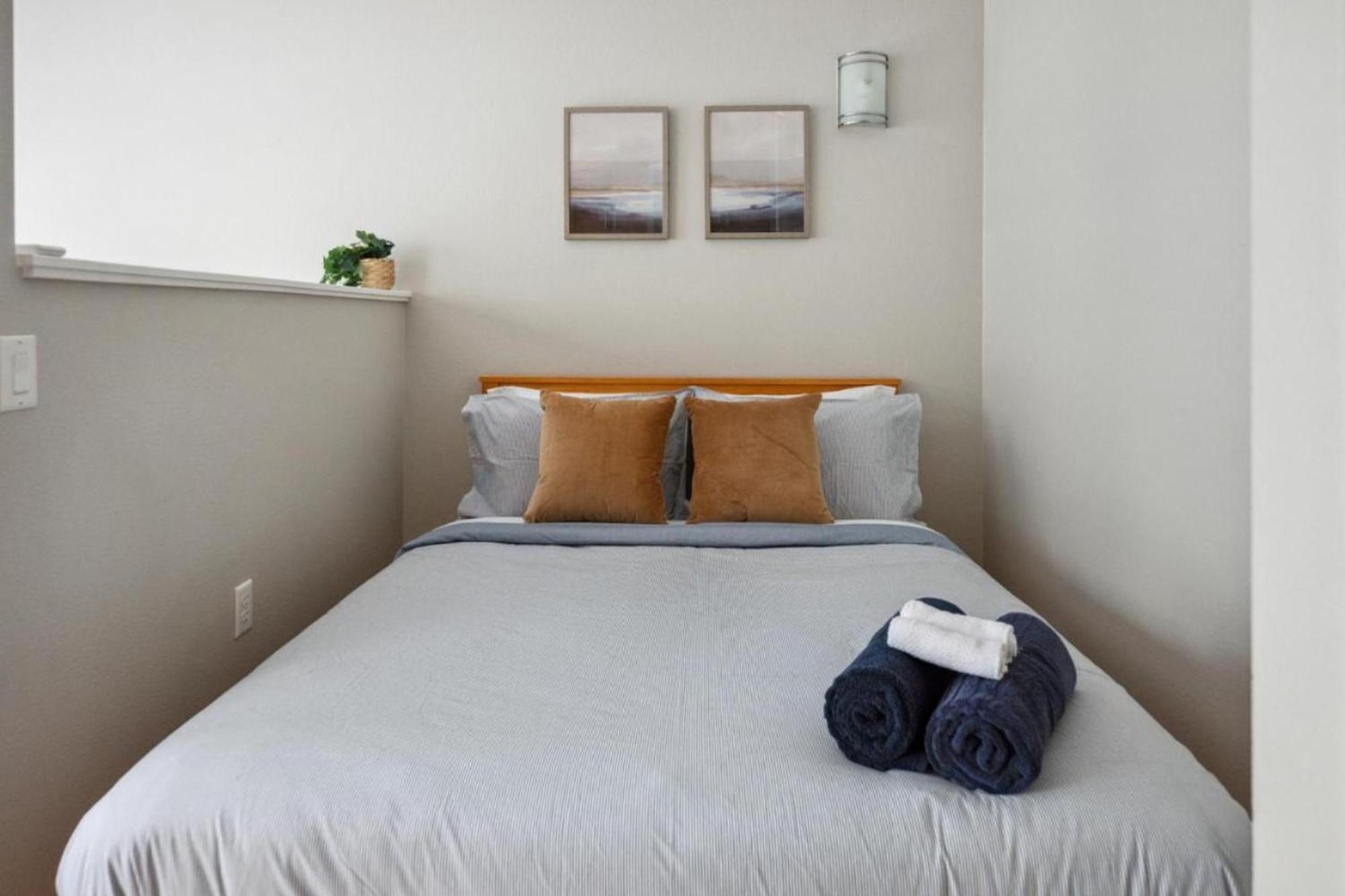 Beachside Studio, Walk To Santa Monica & Pier I Free Parking! Apartment