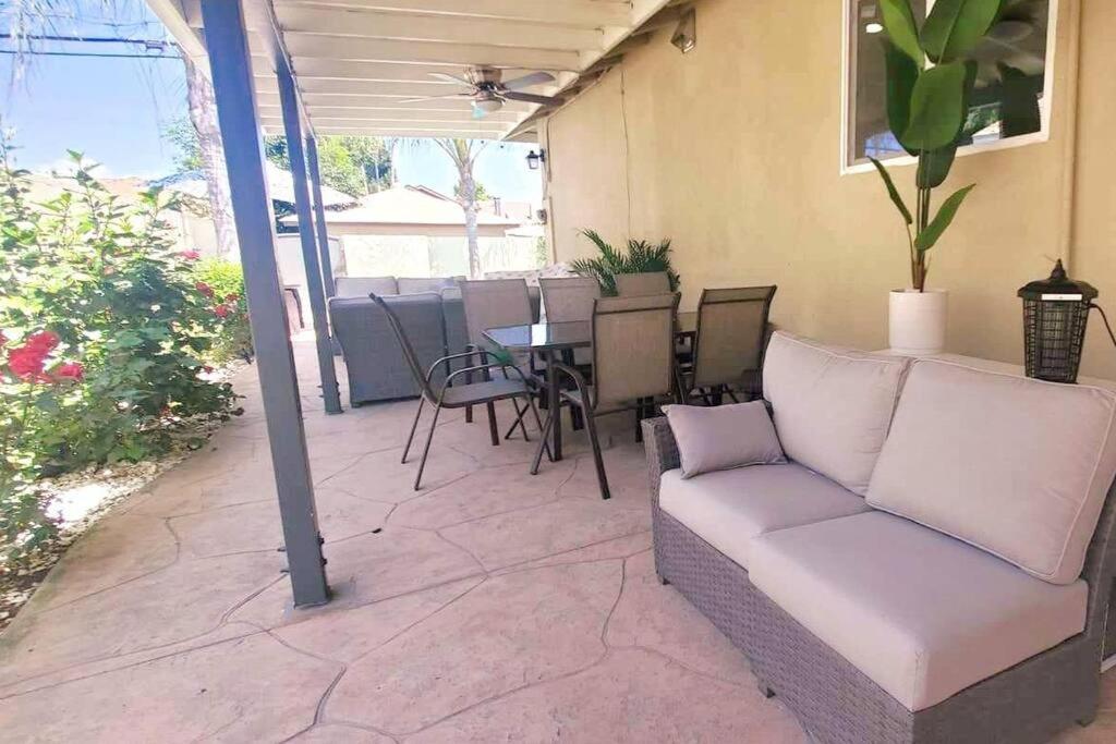 Stylish Ranch With Gorgeous Swimming Pool & Piano Holiday home Los Angeles