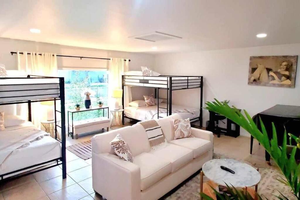 Holiday home Stylish Ranch With Gorgeous Swimming Pool & Piano Los Angeles
