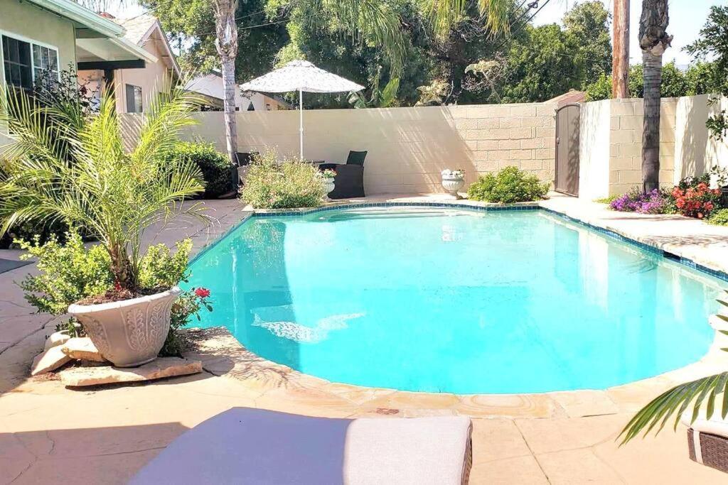 Stylish Ranch With Gorgeous Swimming Pool & Piano Los Angeles
