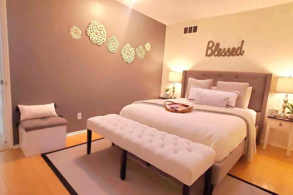 Holiday home Stylish Ranch With Gorgeous Swimming Pool & Piano *