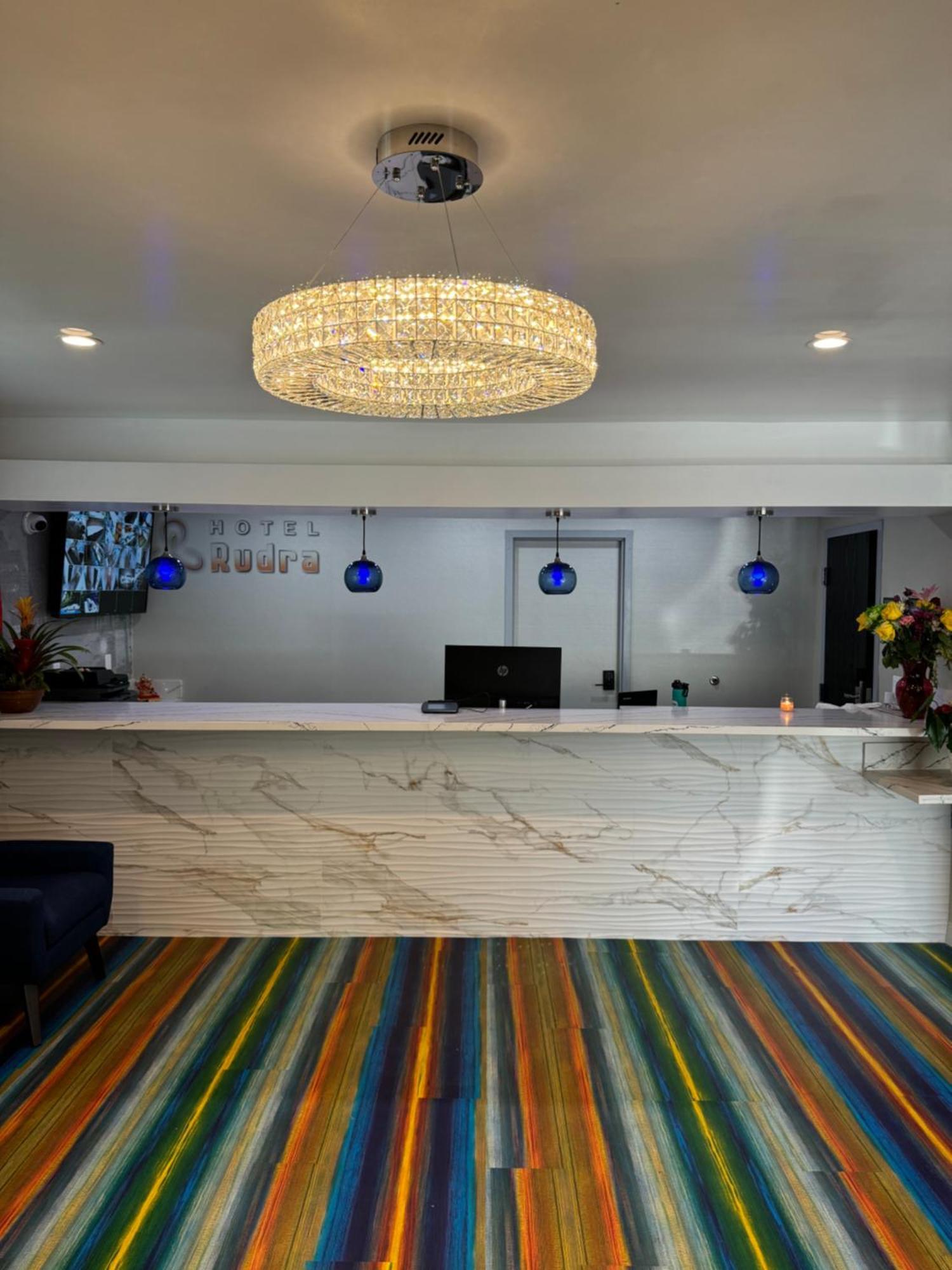 Hotel Rudra - Hollywood *