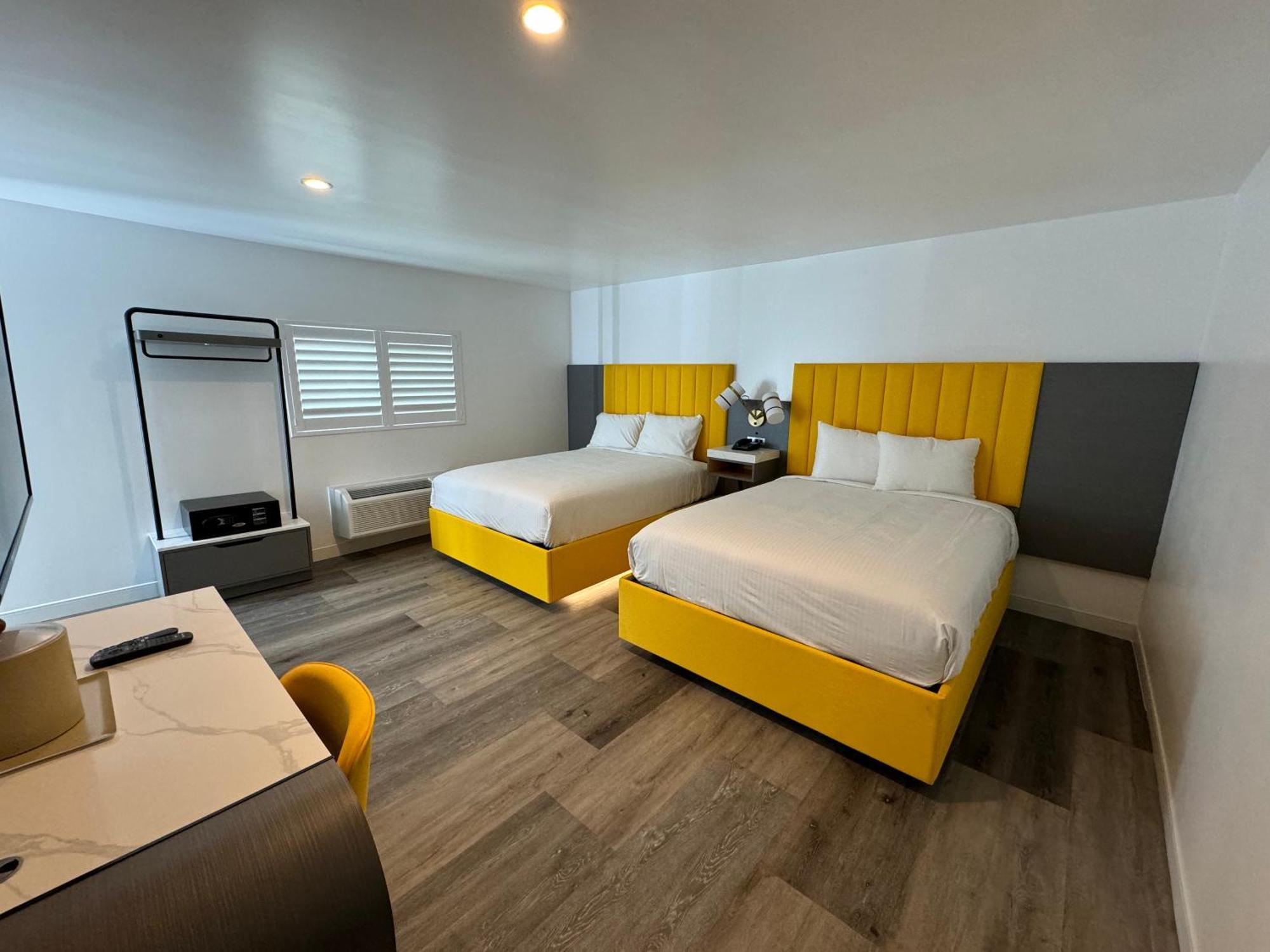 Rudra - Hollywood Hotel *