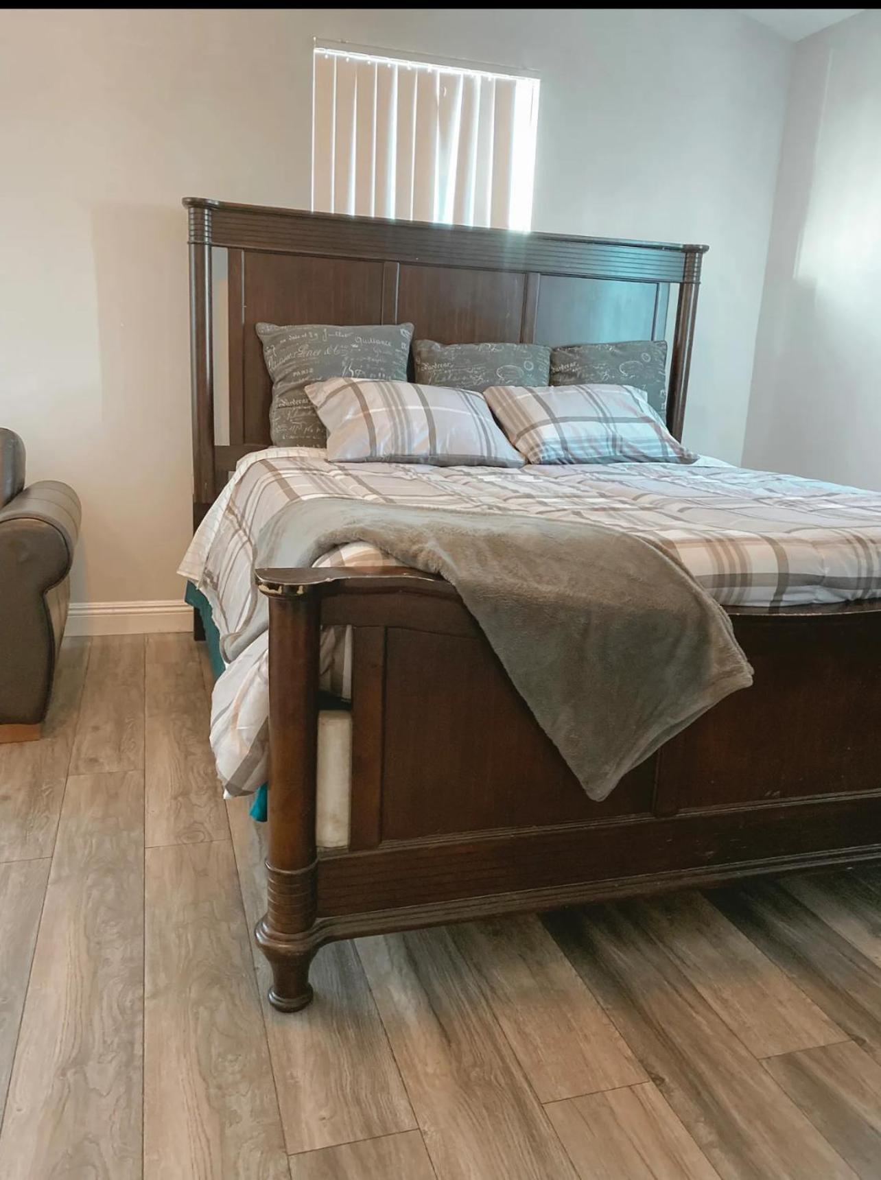 Homestay Lovely Private Bedroom Near Sofi/usc