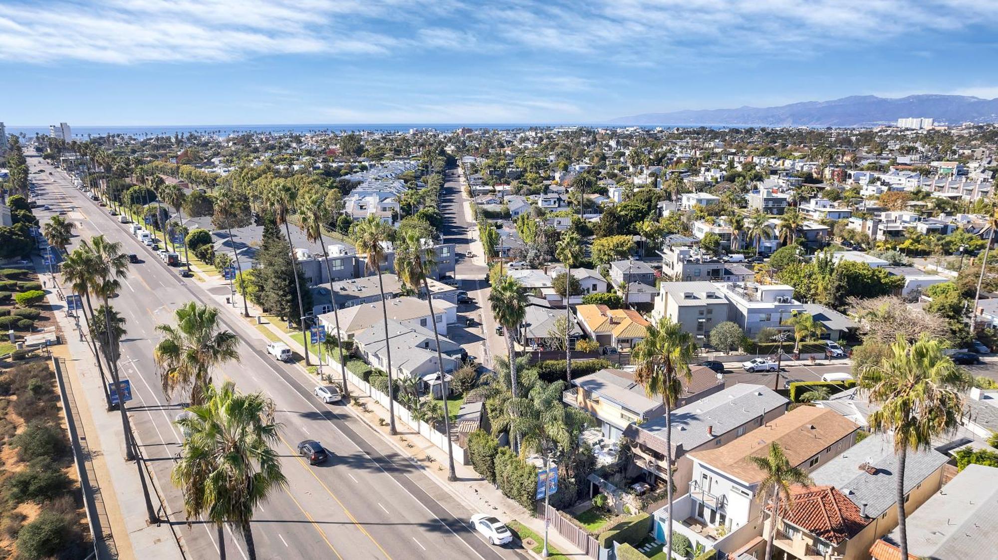 Cheerful 4bedrooms 2.5bath Venice Beach Ca *