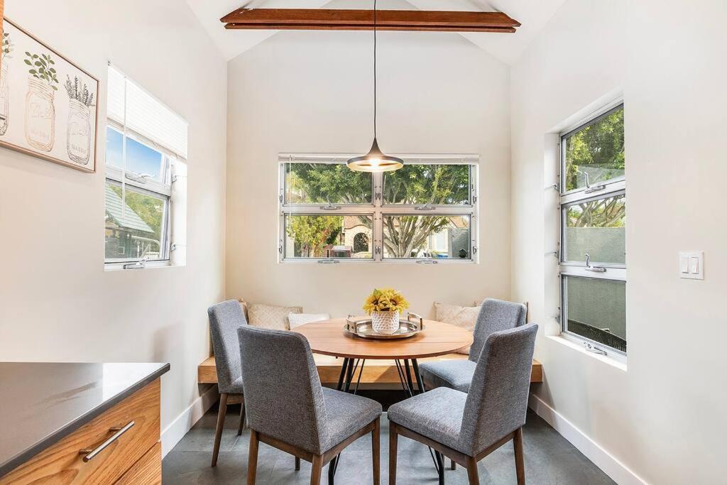 Stylish 4br Prime Location Hancock Park