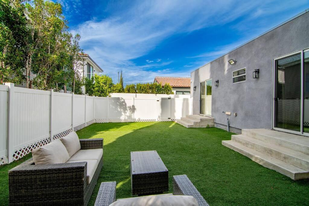 Stylish 4br Prime Location Hancock Park Holiday home Los Angeles