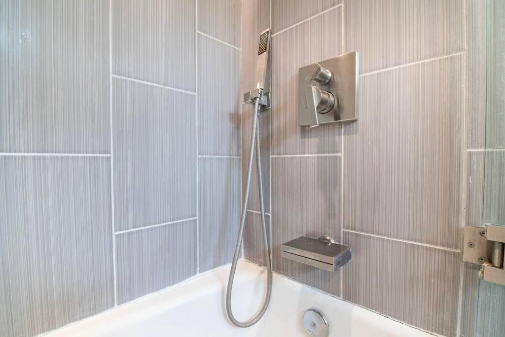 Holiday home Stylish 4br Prime Location Hancock Park *