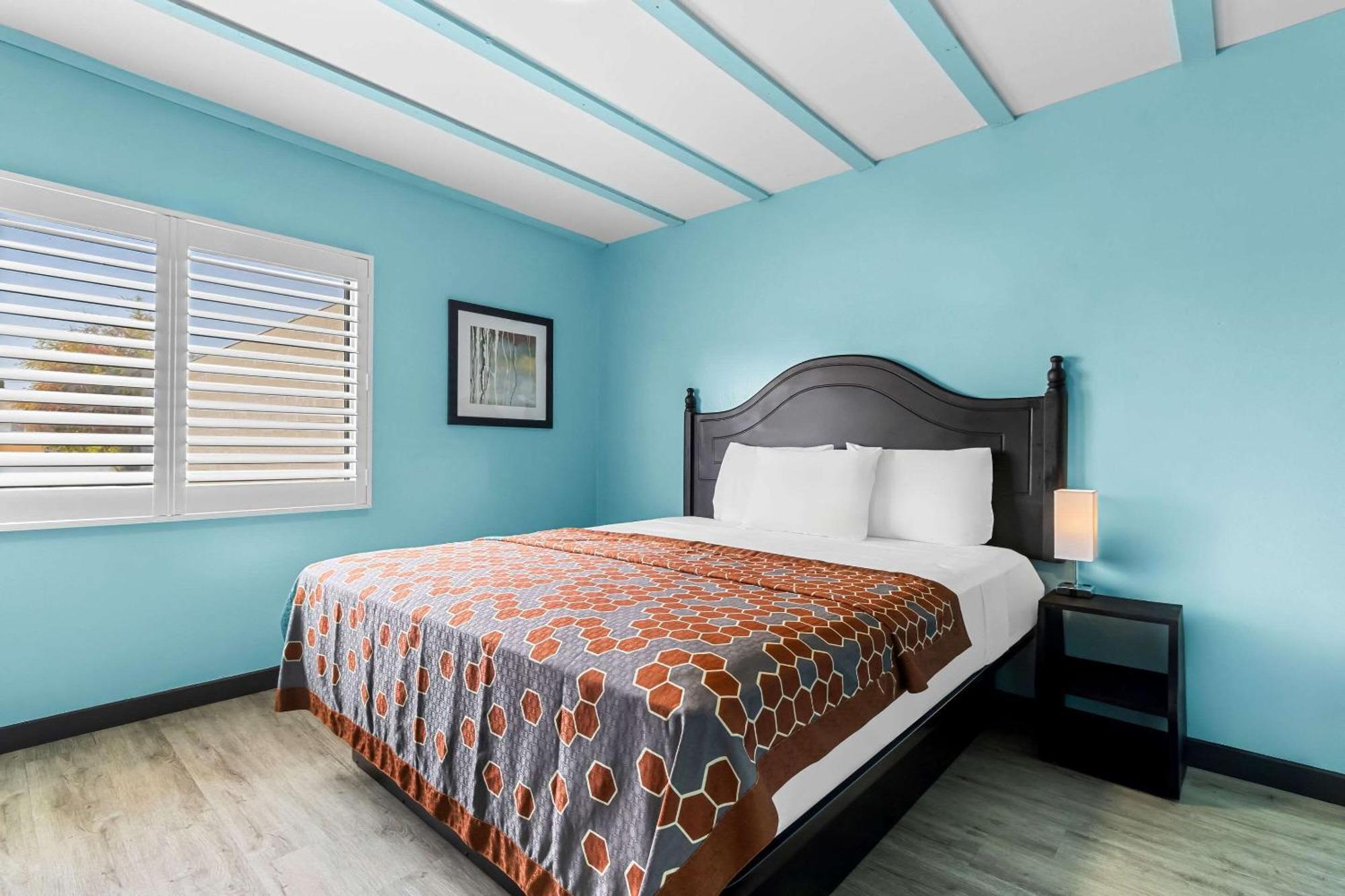 Rodeway & North Hollywood Burbank Airport - Universal Area Hotel Los Angeles