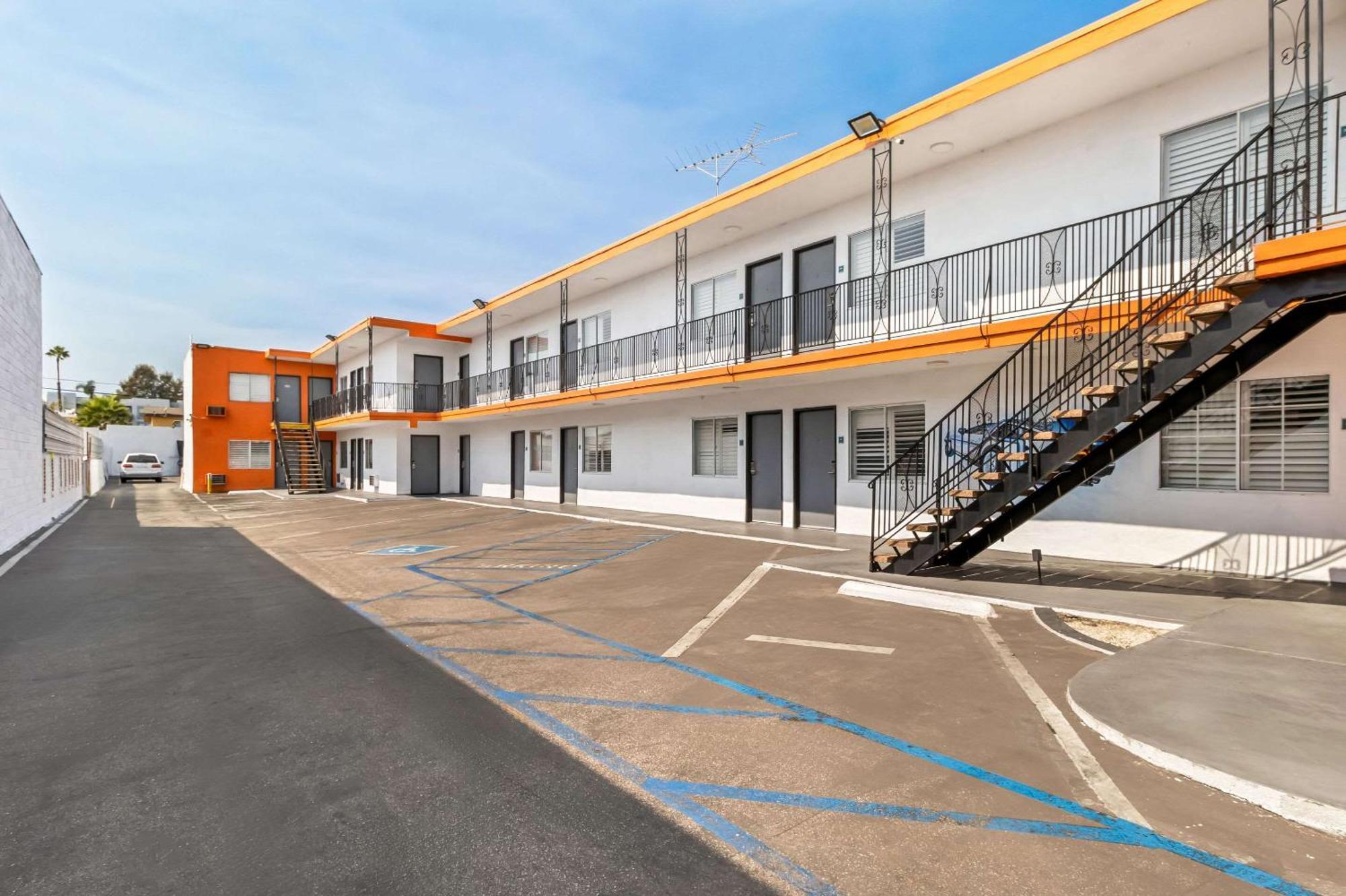 Rodeway & North Hollywood Burbank Airport - Universal Area 2* Los Angeles