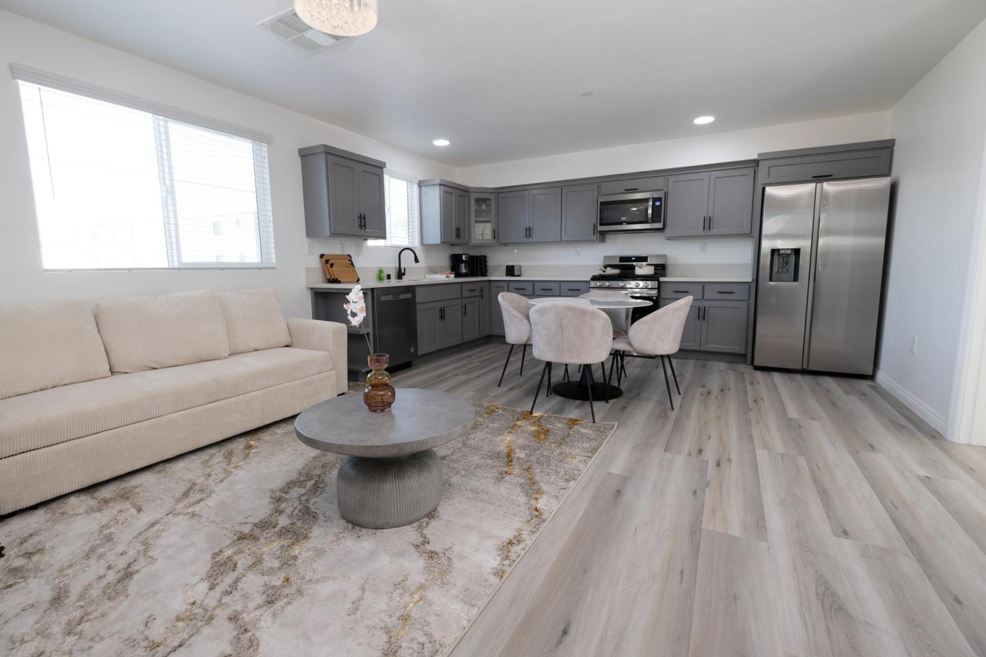 Hotel Charming La Retreat Near Usc & Downtown Highlights- 1 Bedroom With Shared Access 4*