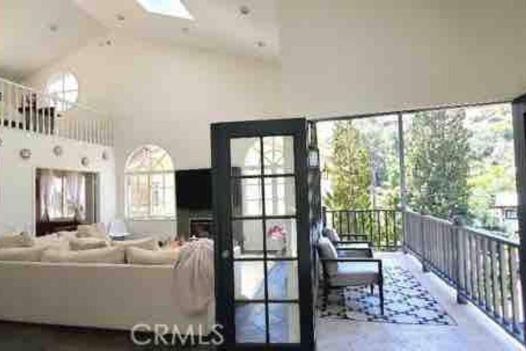 Villa Stunning Mediterranean Mansion In Laurel Canyon Los Angeles