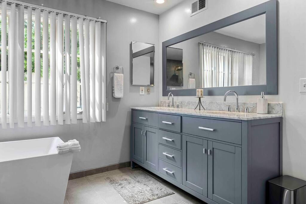 Stunning Mediterranean Mansion In Laurel Canyon *