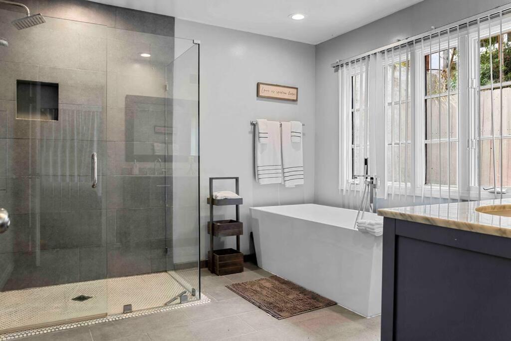 Stunning Mediterranean Mansion In Laurel Canyon * Los Angeles
