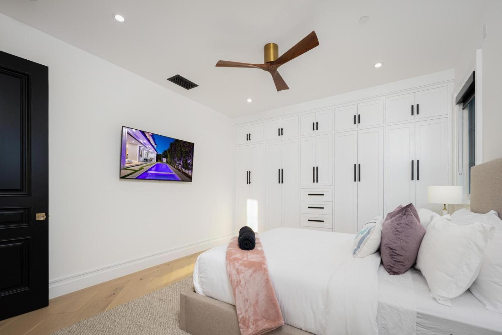 Gardner Modern *
